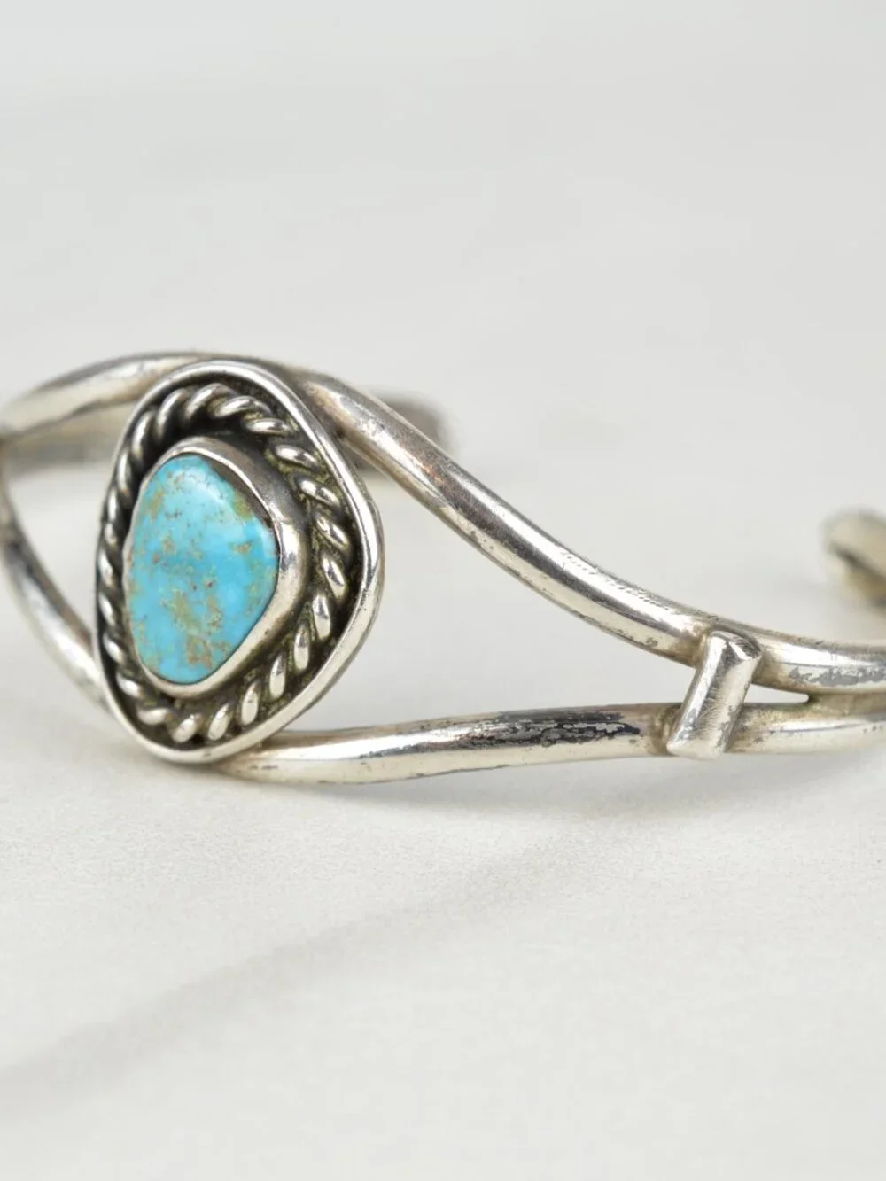 Vintage Sterling Silver Kingman Turquoise Cuff Bracelet Small Petite Split Shank
